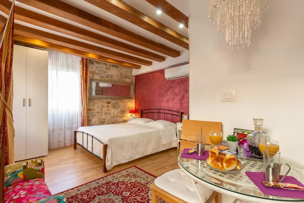 ספליט Studios Aurelia Palace חדר תמונה
